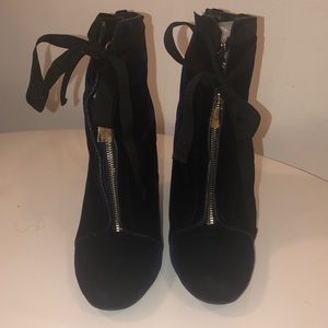 Zara Navy Velvet Lace-up Bootie - Size 11